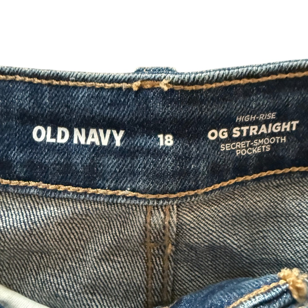 Old Navy High Rise OG Straight Denim Shorts Distressed Frayed Hem Blue Sz 18 NWT - Picture 3 of 6